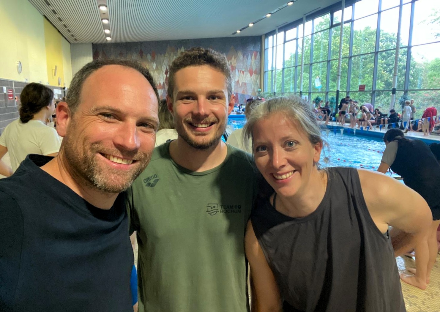 Begleitende Lehrkräfte bei den Stadtmeisterschaften im Schwimmen Begleitende Lehrkräfte bei den Stadtmeisterschaften im Schwimmen