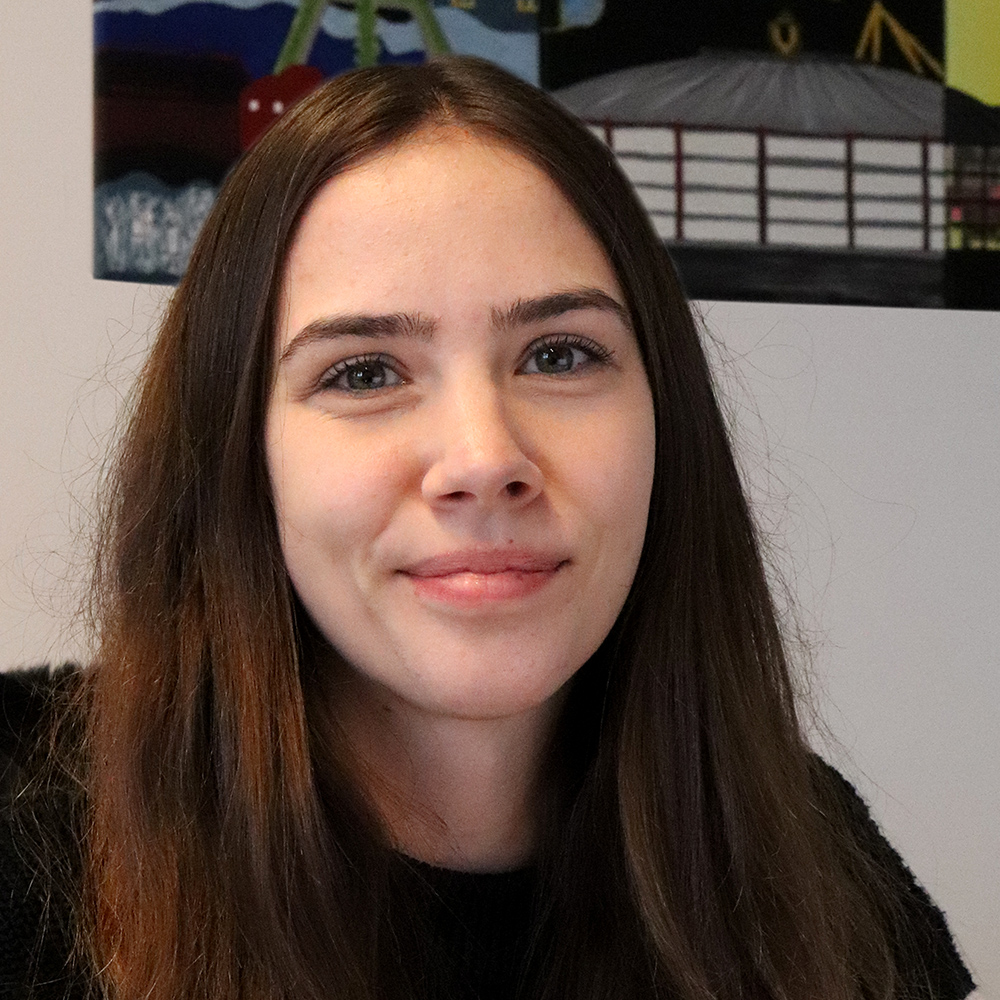 Sekretärin: Frau Groth